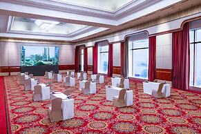 The Ritz-Carlton Jakarta, Mega Kuningan