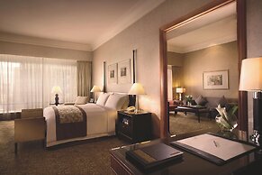 The Ritz-Carlton Jakarta, Mega Kuningan