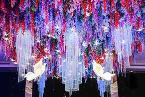 The Ritz-Carlton Jakarta, Mega Kuningan