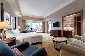The Ritz-Carlton Jakarta, Mega Kuningan