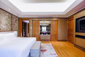 The Ritz-Carlton Jakarta, Mega Kuningan