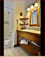 Bent Creek Lodge Bed & Breakfast