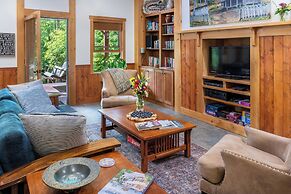 Bent Creek Lodge Bed & Breakfast