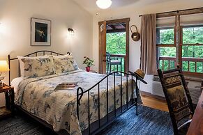 Bent Creek Lodge Bed & Breakfast