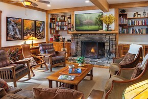 Bent Creek Lodge Bed & Breakfast