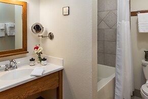 Bent Creek Lodge Bed & Breakfast