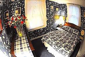 Whistler's Inn Bed & Breakfast