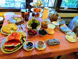 Whistler's Inn Bed & Breakfast