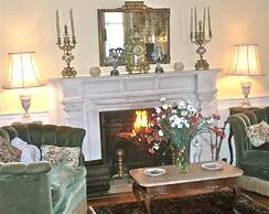 Whistler's Inn Bed & Breakfast