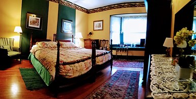 Whistler's Inn Bed & Breakfast