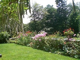 Whistler's Inn Bed & Breakfast