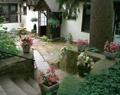 Whistler's Inn Bed & Breakfast