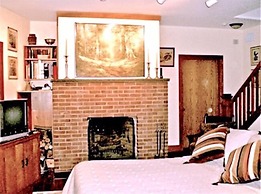 Whistler's Inn Bed & Breakfast