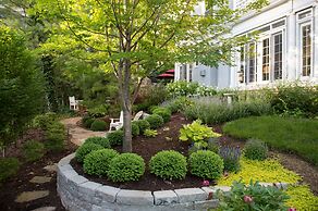 Southmoreland on the Plaza an Urban Inn