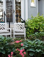 Southmoreland on the Plaza an Urban Inn