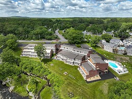 Ogunquit River Inn & Suites