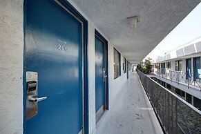 Tradewinds Hotel LAX Airport