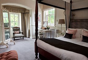 Careys Manor & Senspa