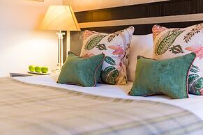 Careys Manor & Senspa