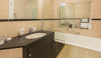 Careys Manor & Senspa