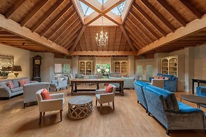 Careys Manor & Senspa