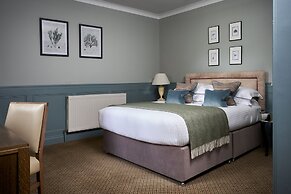 Careys Manor & Senspa