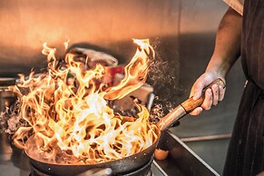 Careys Manor & Senspa