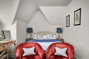 Careys Manor & Senspa