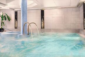 Careys Manor & Senspa