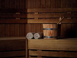 Careys Manor & Senspa