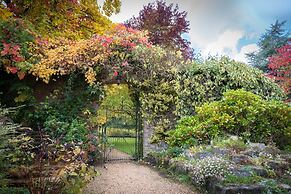 Careys Manor & Senspa