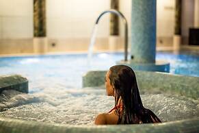 Careys Manor & Senspa