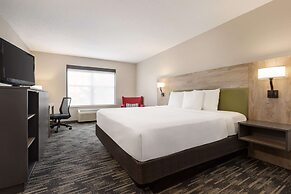 Country Inn & Suites by Radisson, St. Cloud East, MN