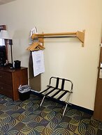 AmericInn by Wyndham Kewanee