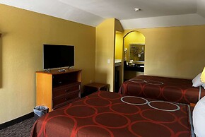 Super 8 by Wyndham Montgomery/ Lake Conroe