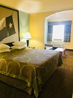 Super 8 by Wyndham Montgomery/ Lake Conroe