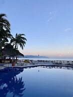 Costa Sur Resort & Spa