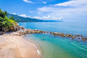 Costa Sur Resort & Spa