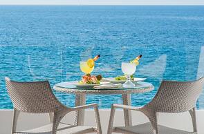 Costa Sur Resort & Spa