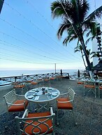 Costa Sur Resort & Spa