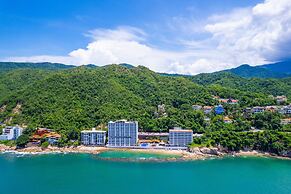 Costa Sur Resort & Spa