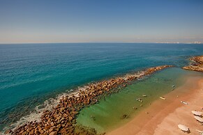 Costa Sur Resort & Spa