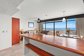 Costa Sur Resort & Spa