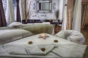 Costa Sur Resort & Spa