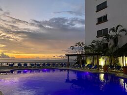 Costa Sur Resort & Spa