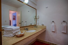 Costa Sur Resort & Spa