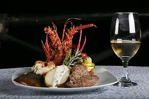 Costa Sur Resort & Spa