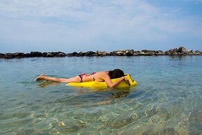 Costa Sur Resort & Spa