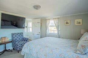 The Yankee Clipper Inn