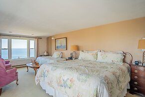 The Yankee Clipper Inn